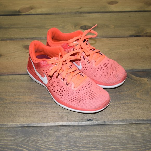 Nike Shoes - Nike Flex 2016 Run Shoes